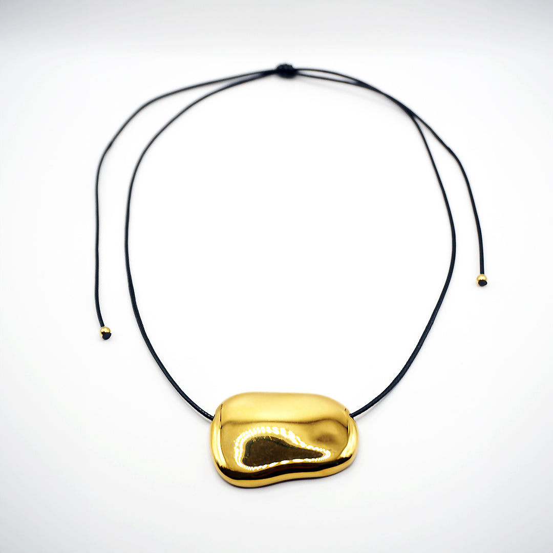 The Pebble Necklace
