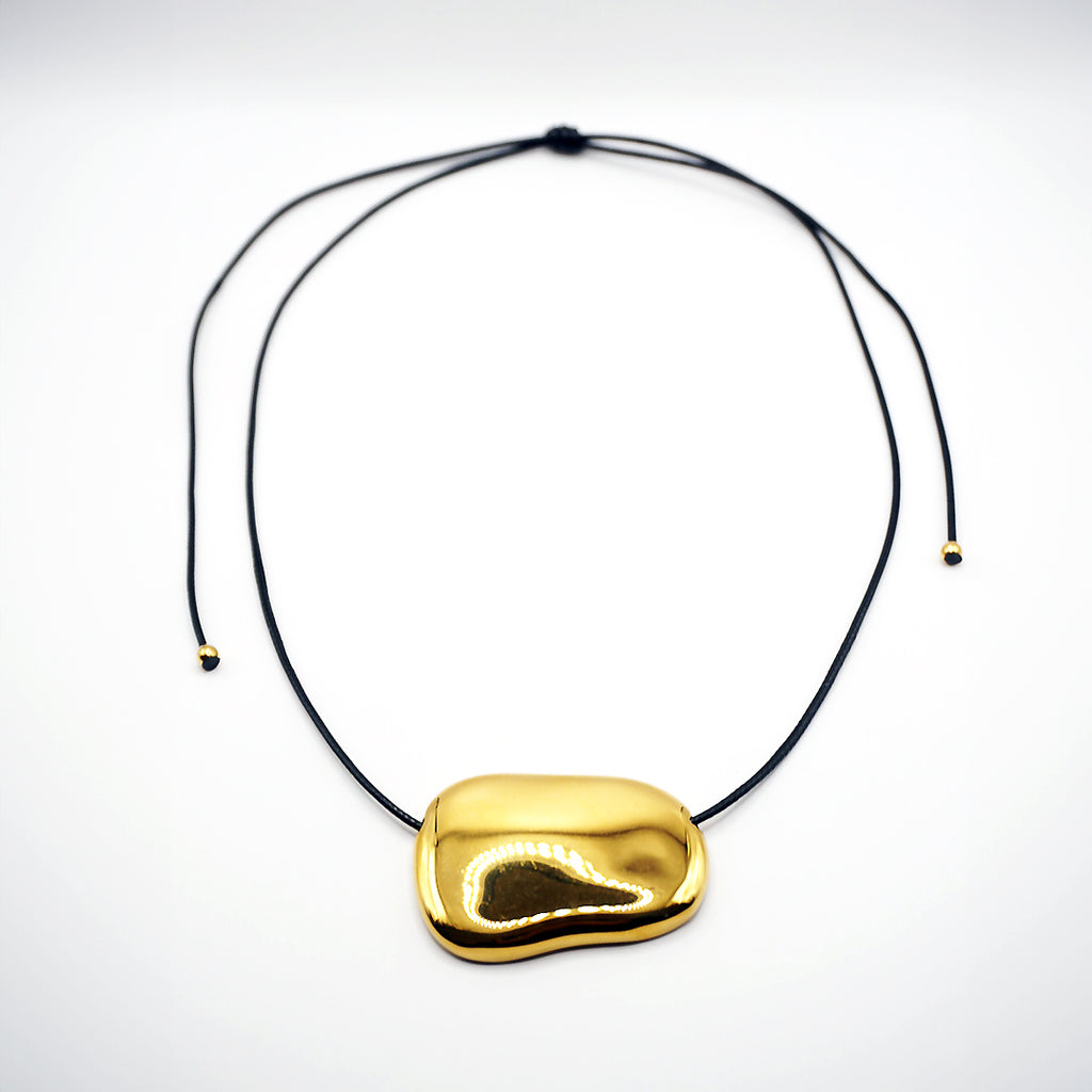 The Pebble Necklace
